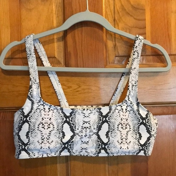 SHEIN Other - Reptile Design Shein Bra Style Bikini Crop Top White & Black Size Large